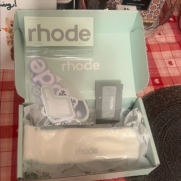 RHODE Headband with Stickers & Sample - Picture 2 of 4